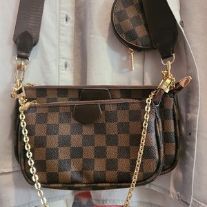 Small checkered crossbody.